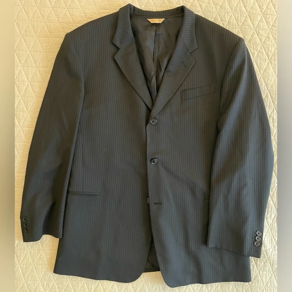 DONNA KARAN SIGNATURE Made in Italy Vintage 3-Button Fine Stripe Wool‎ Suit 46 R